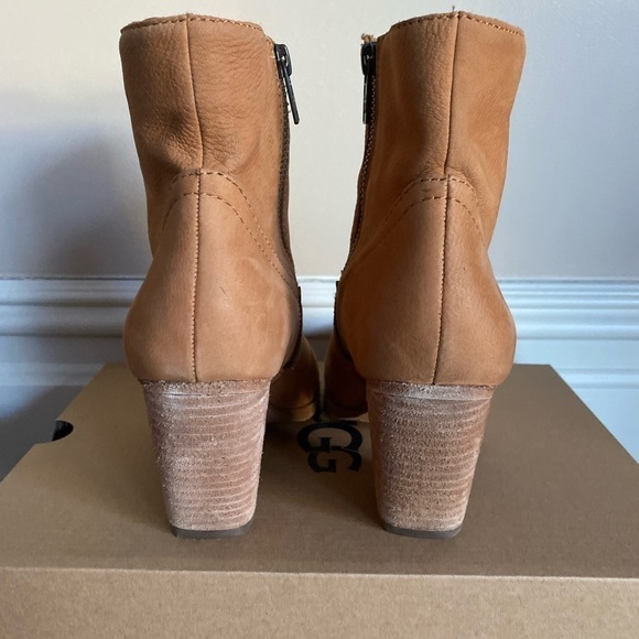 Frye Essa Leather Bootie in Sand Size 8M - Picture 4 of 9